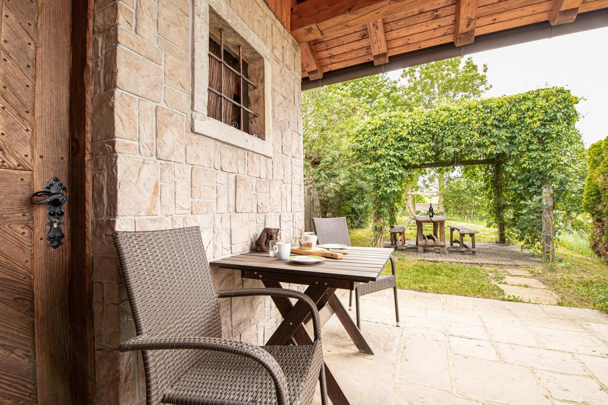 House Na Meji With Sauna - Happy Rentals Pivka Exteriér fotografie
