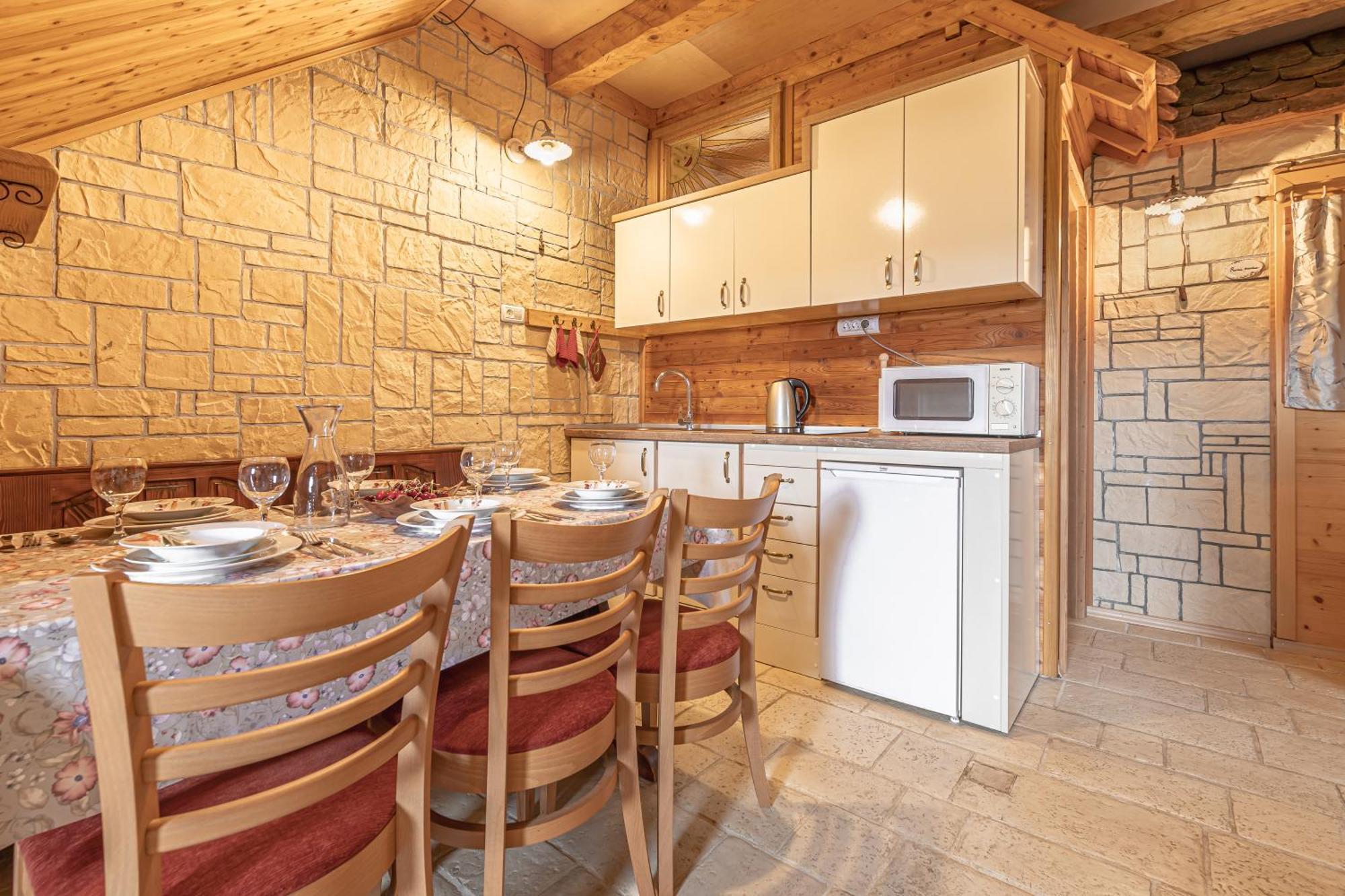 House Na Meji With Sauna - Happy Rentals Pivka Exteriér fotografie